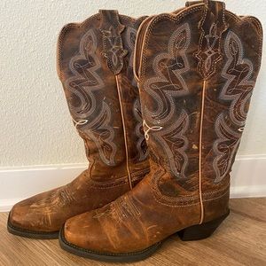Justin Boots. Size 7.5. Worn once.